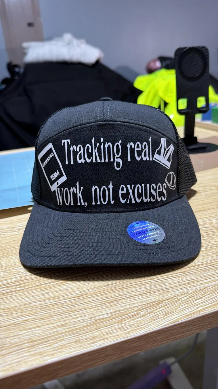 Gorra “Tracking real work, not excuses”