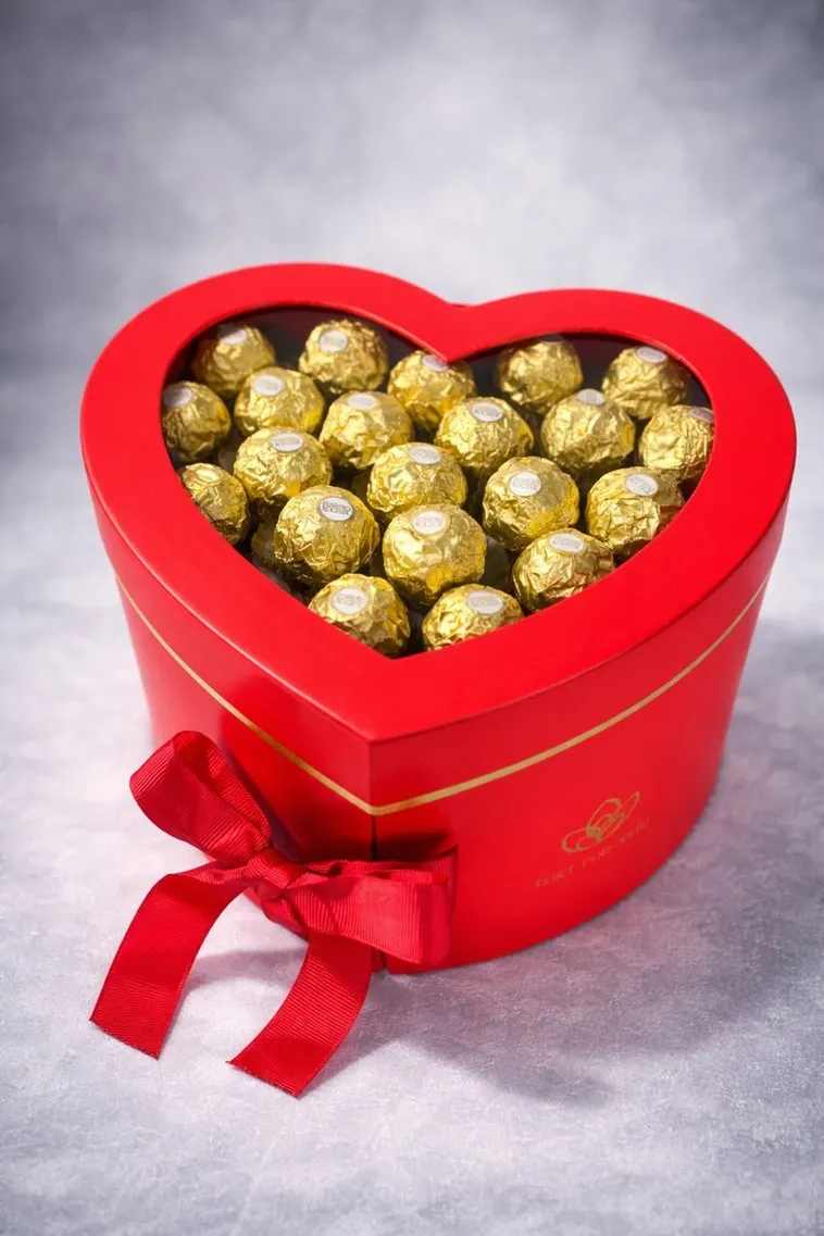 Caja corazón de chocolates